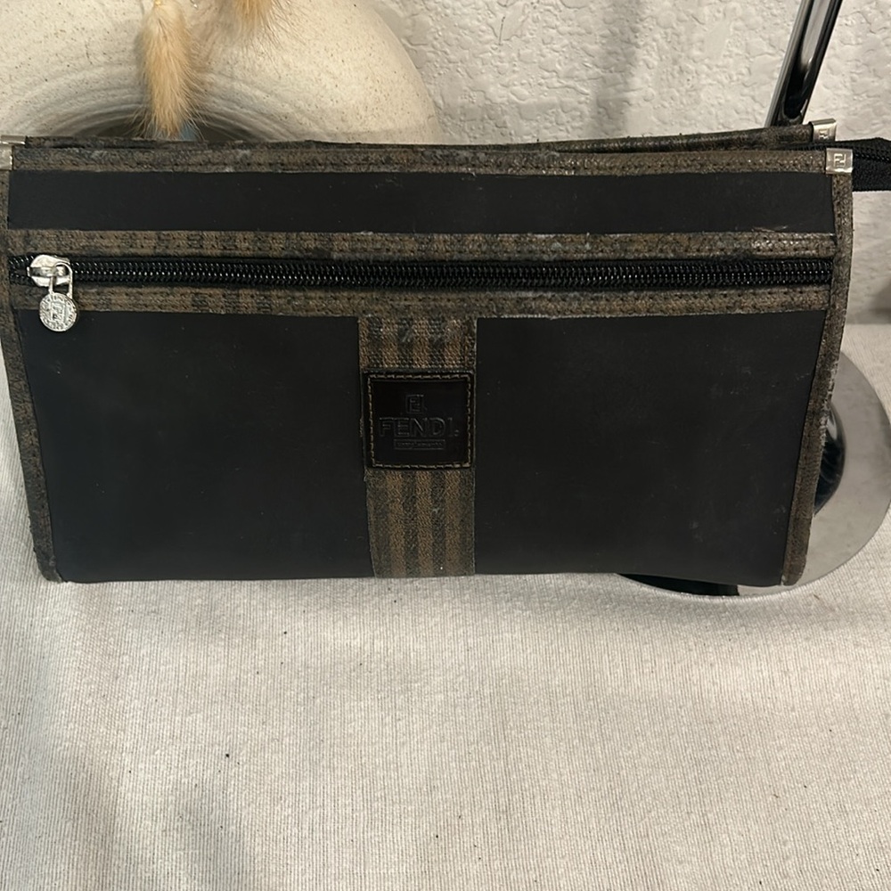 Vintage AUTHENTIC FENDI clutch, EUC